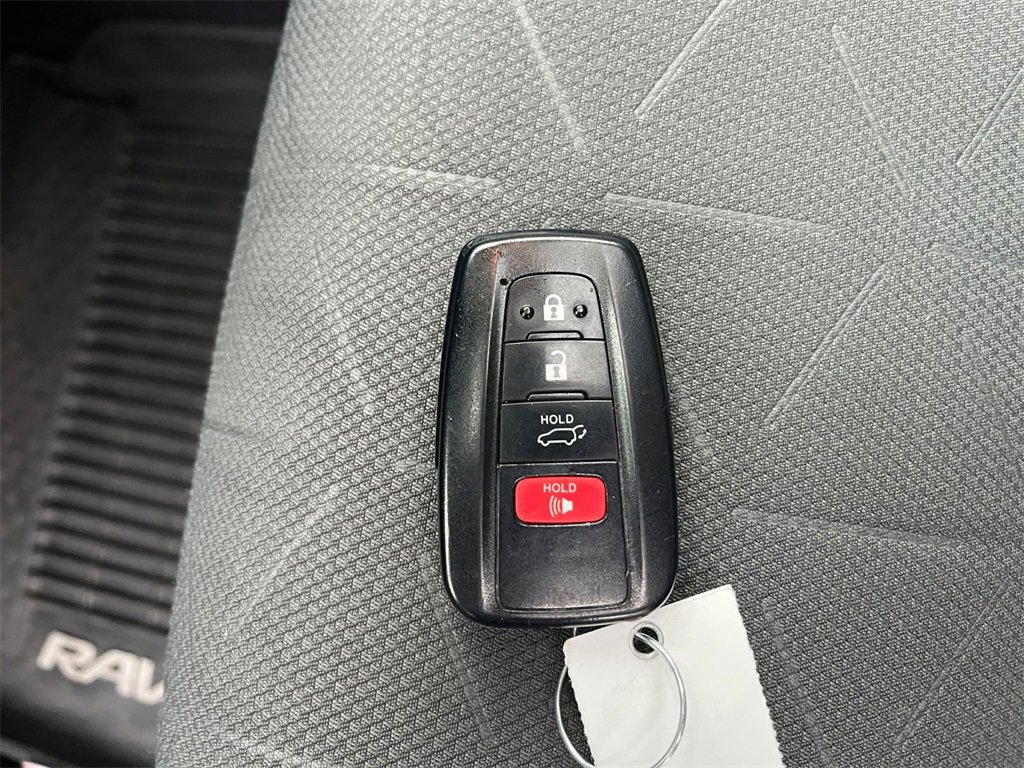 Used 2019 Toyota RAV4 XLE image 32