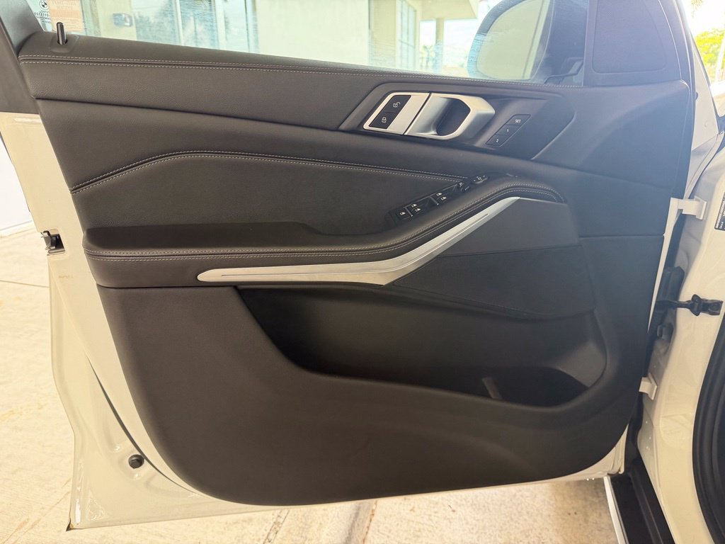 Used 2019 BMW X5 xDrive40i w/ Convenience Package AWD/4WD image 44