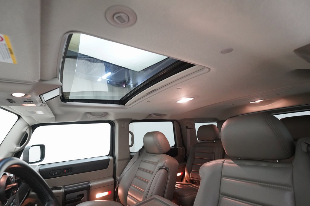 Used 2003 HUMMER H2 w/ Preferred Equipment Group image 32