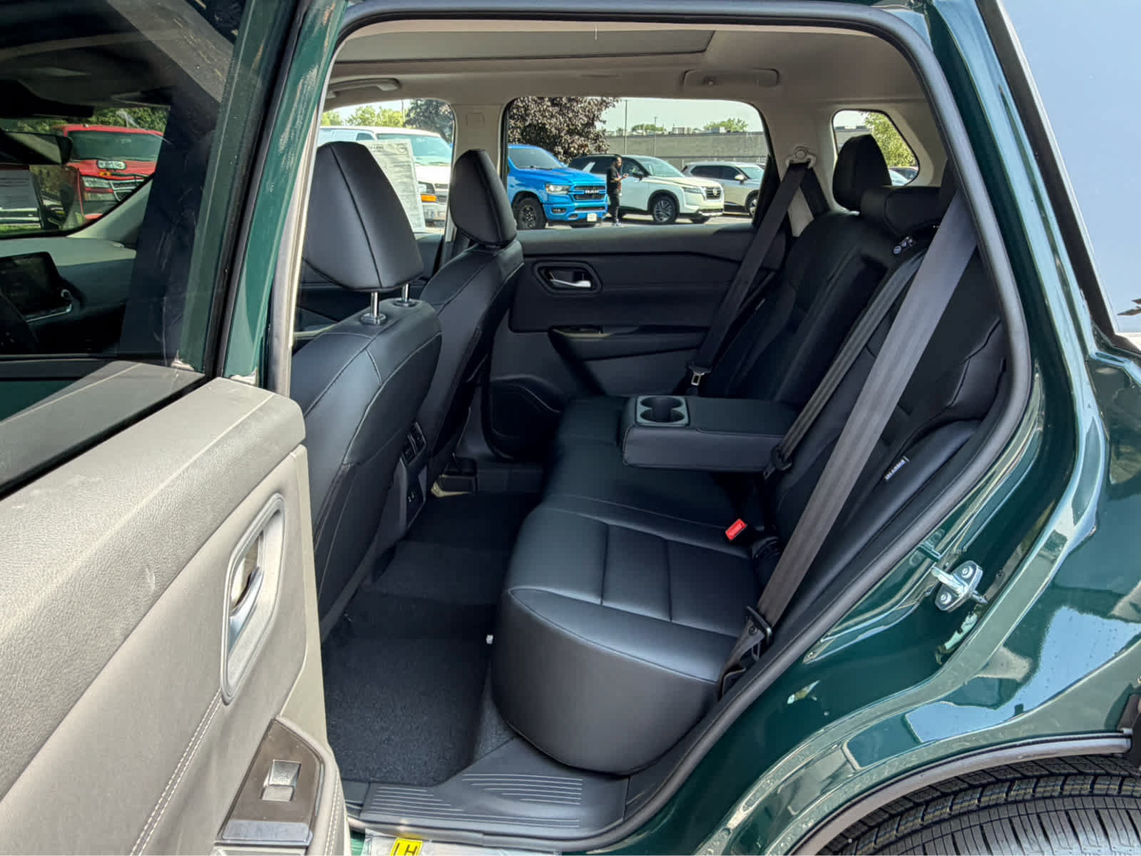 New 2026 Nissan Rogue Dark Armor AWD/4WD image 14