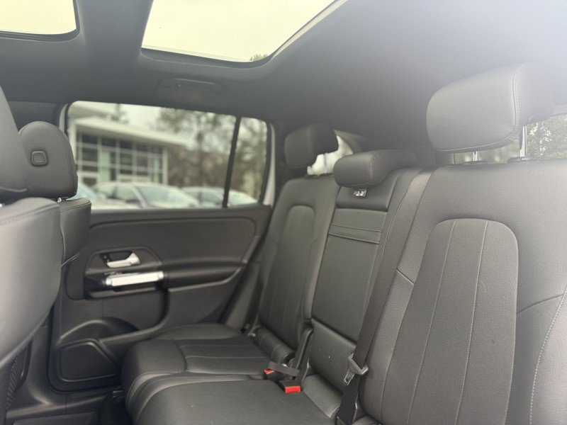 Used 2022 Mercedes-Benz GLB 250 4MATIC image 15