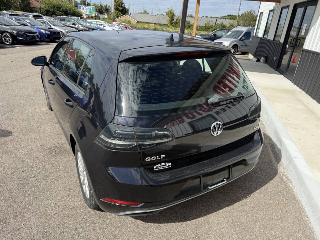 Used 2018 Volkswagen Golf S FWD image 10