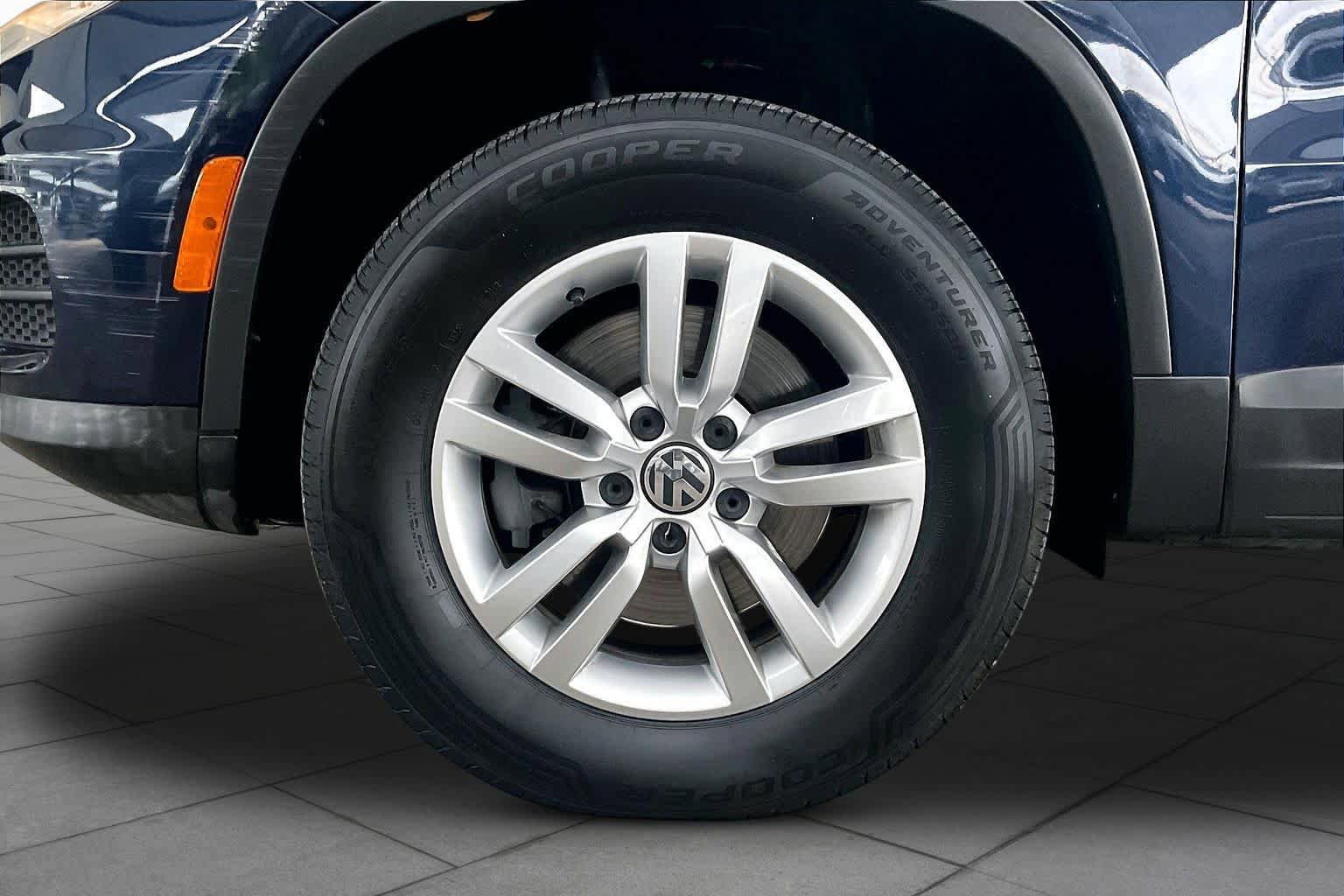 Used 2016 Volkswagen Tiguan S FWD image 11