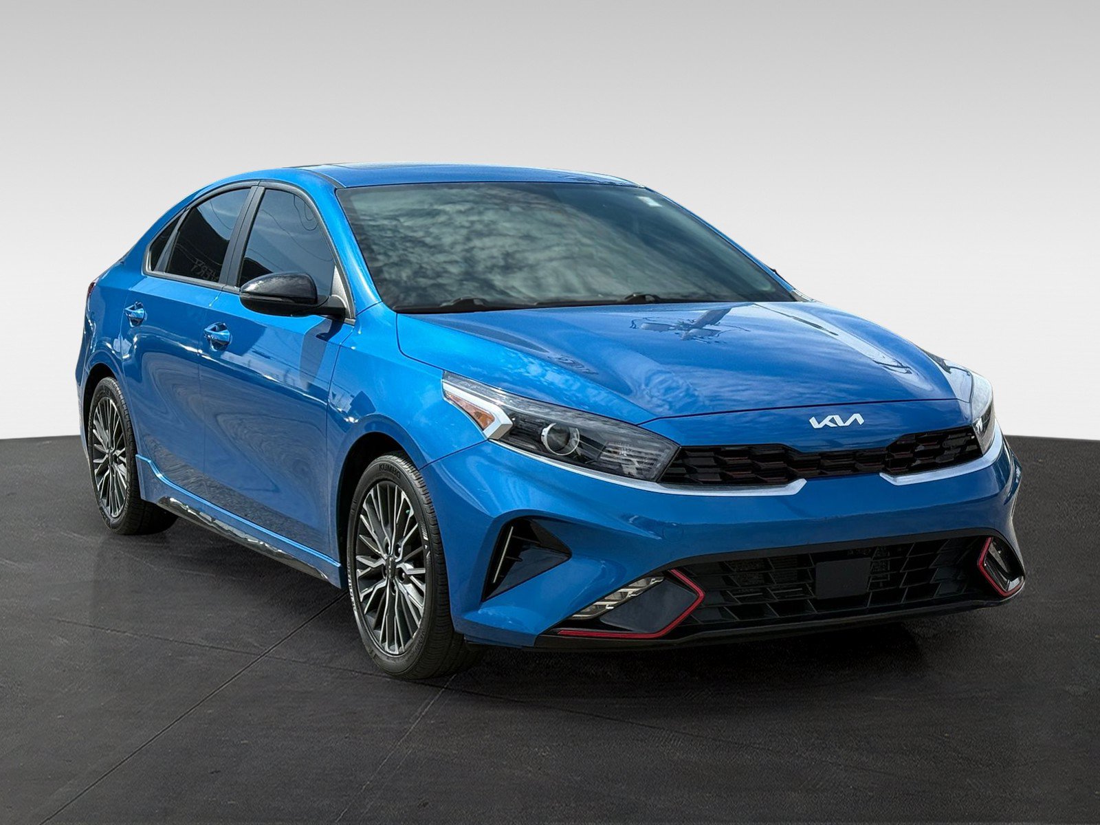 Used 2023 Kia Forte GT-Line w/ GT-Line Premium Package FWD image 3