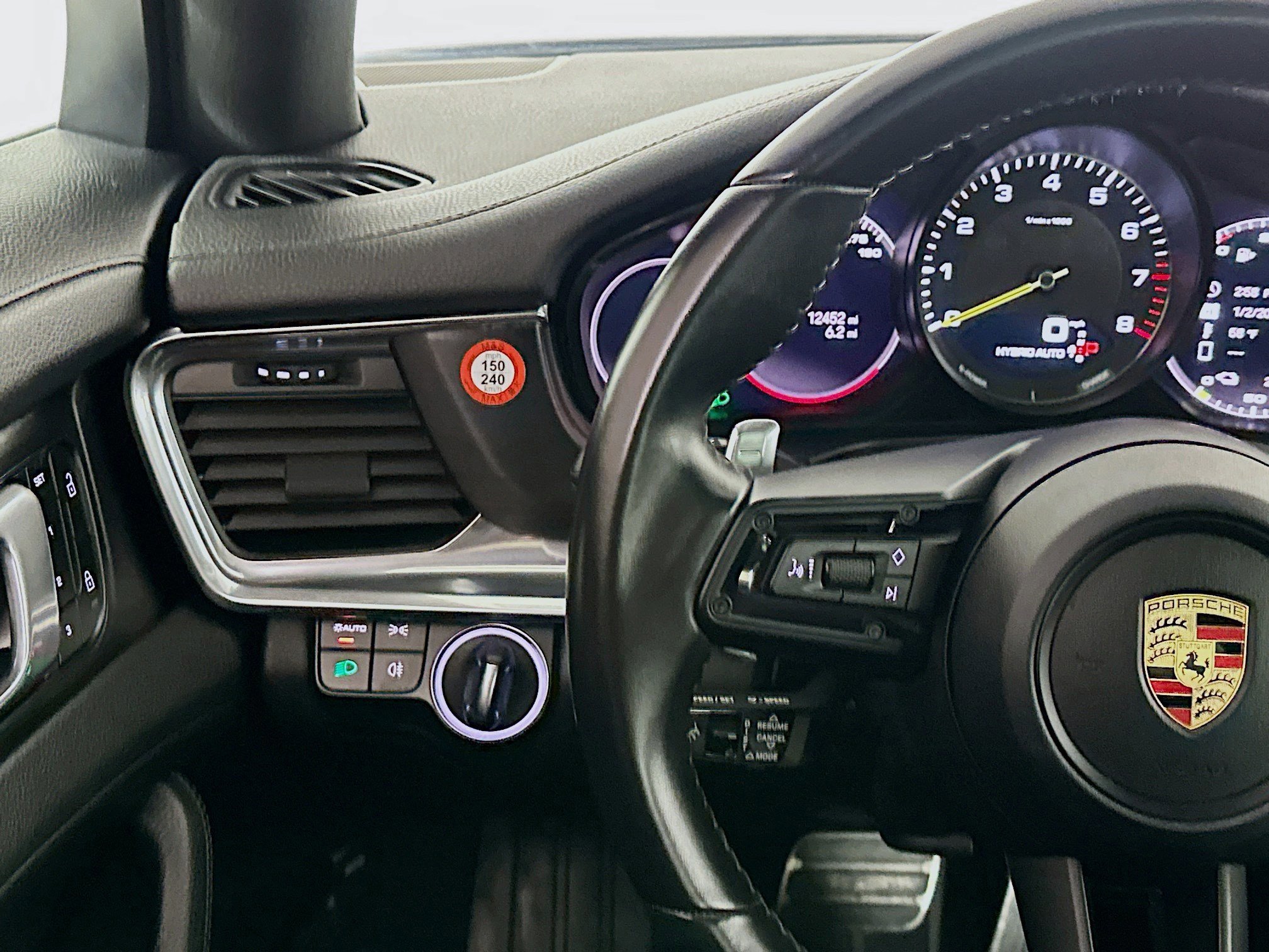 Used 2023 Porsche Panamera 4 Platinum Edition image 10
