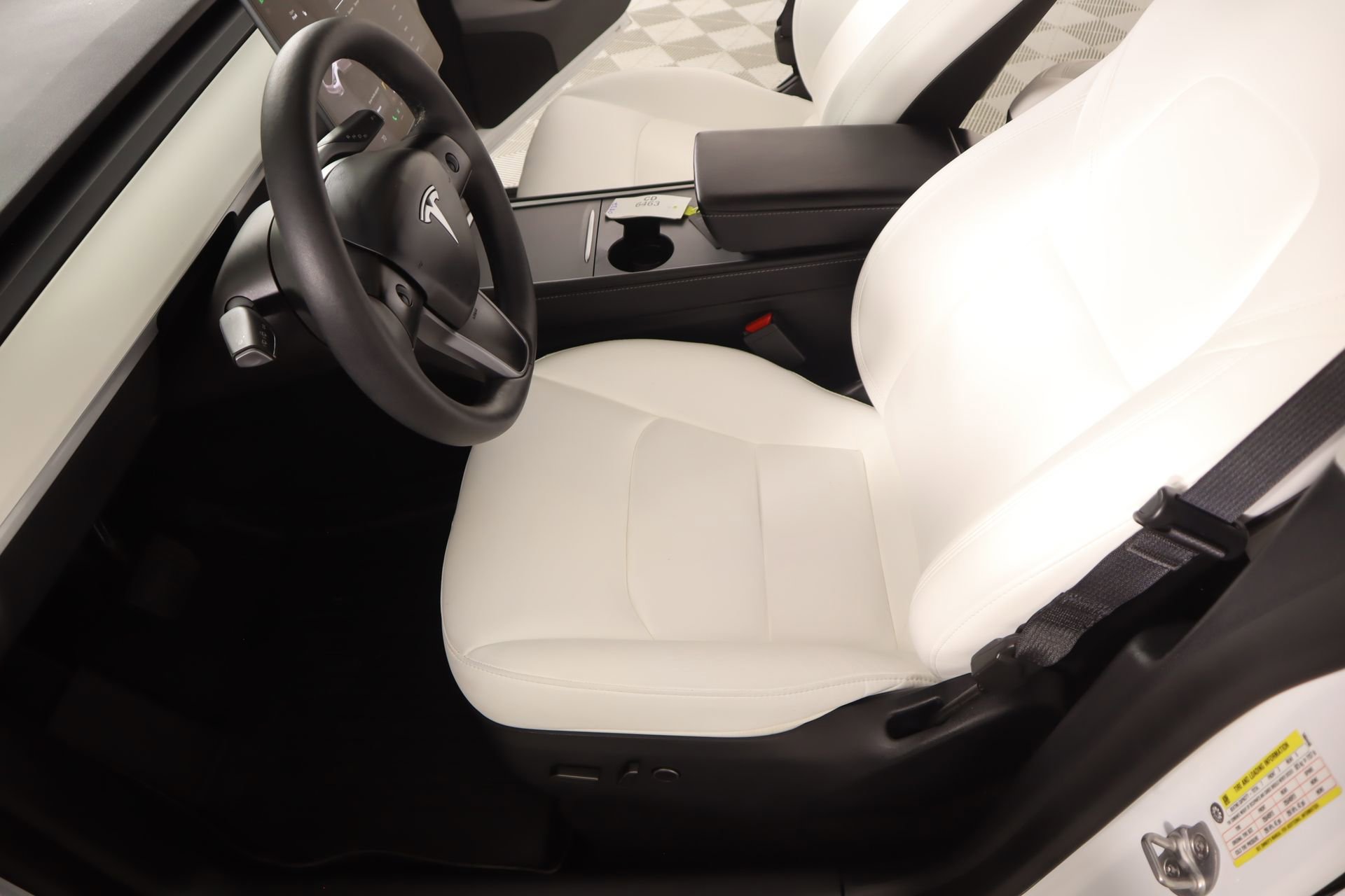 Used 2024 Tesla Model Y Long Range image 9