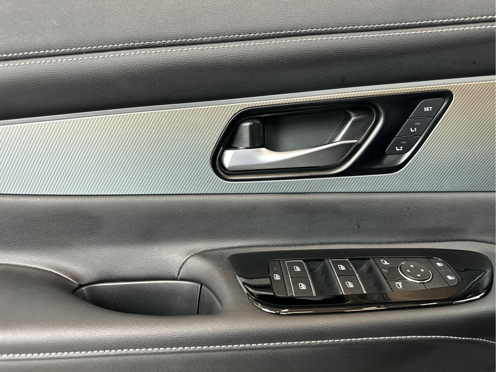 Used 2025 Nissan Murano SL image 12
