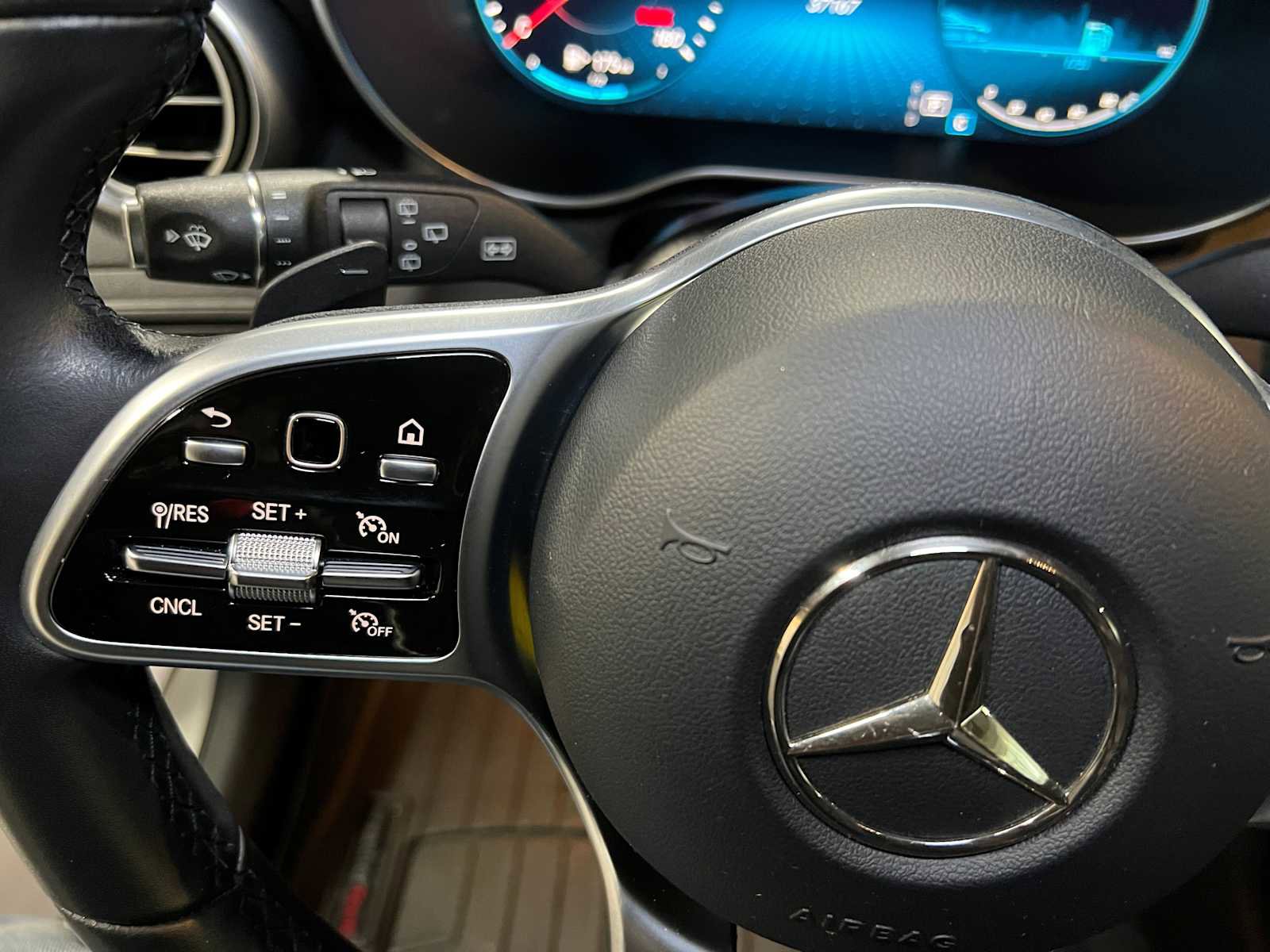 Used 2022 Mercedes-Benz GLC 300 4MATIC image 25