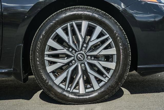 Used 2023 Nissan Altima 2.5 SV w/ SV Premium Package image 19