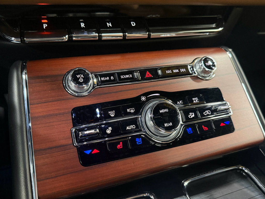 Used 2022 Lincoln Aviator Grand Touring w/ Equipment Group 301A AWD/4WD image 39