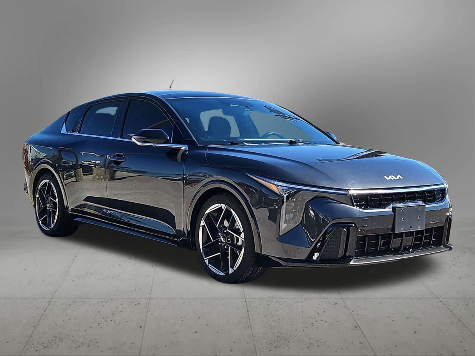 Certified 2025 Kia K4 GT-Line w/ GT-Line Premium Package FWD image 4