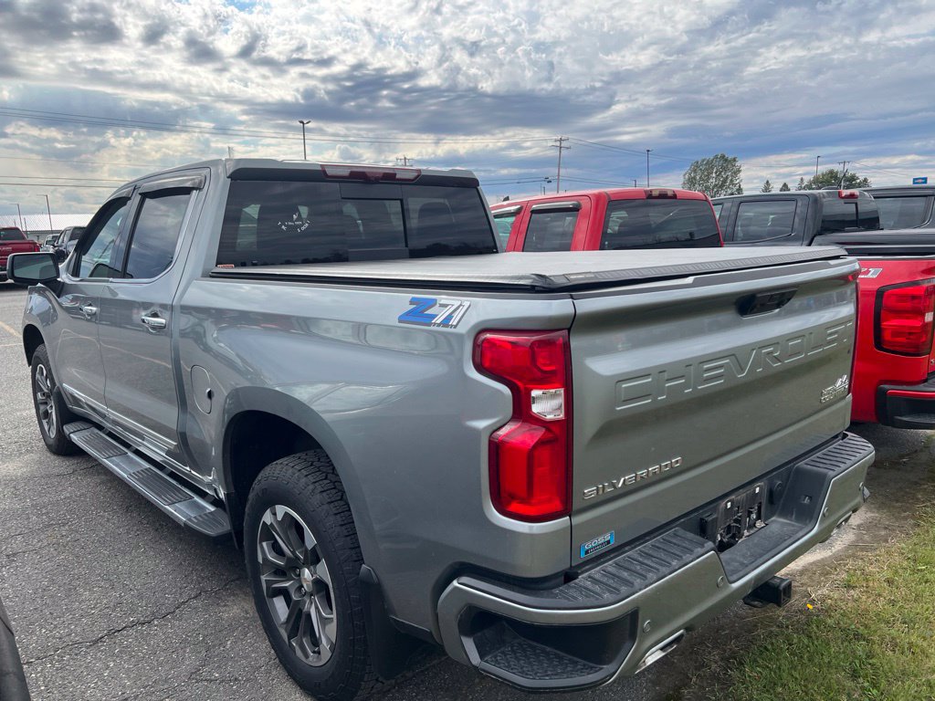 Used 2025 Chevrolet Silverado 1500 High Country w/ Technology Package AWD/4WD image 4