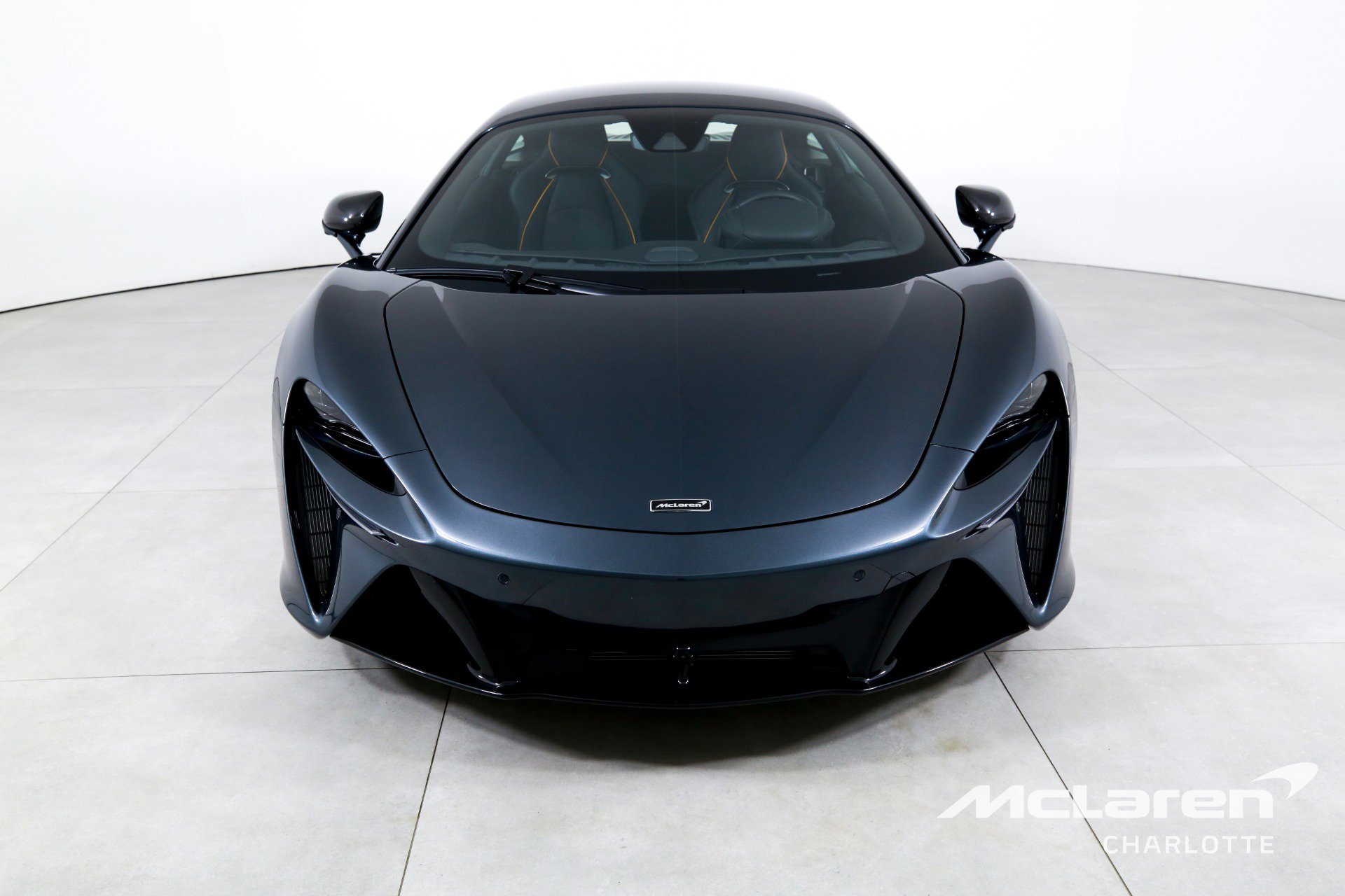Used 2023 McLaren Artura image 4