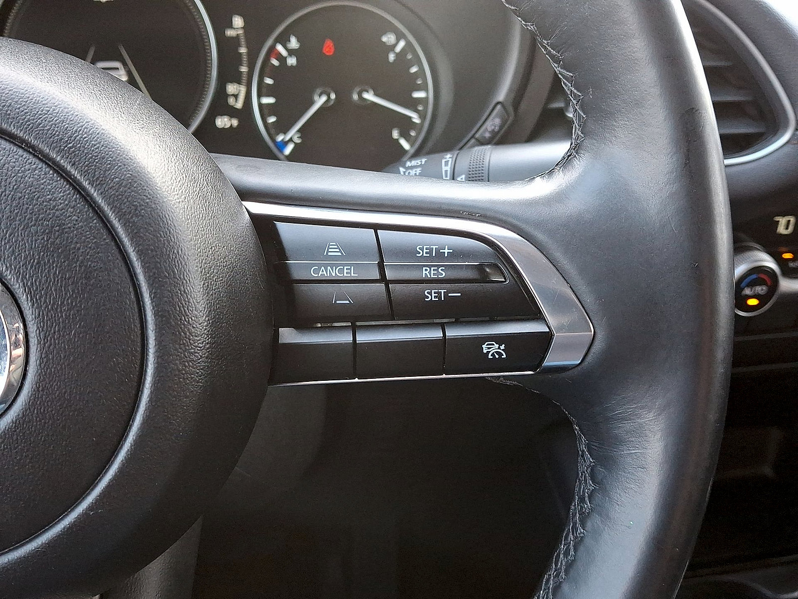 Used 2024 MAZDA MAZDA3 s FWD image 18