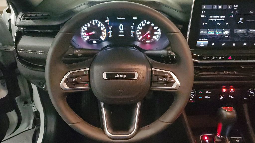 Used 2023 Jeep Compass Altitude image 28