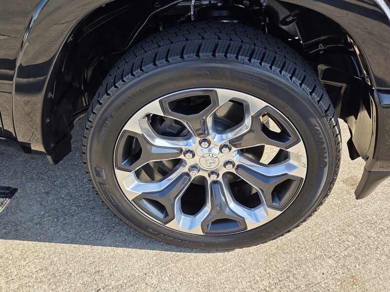 Used 2024 RAM 1500 Limited w/ Body Color Bumper Group image 16