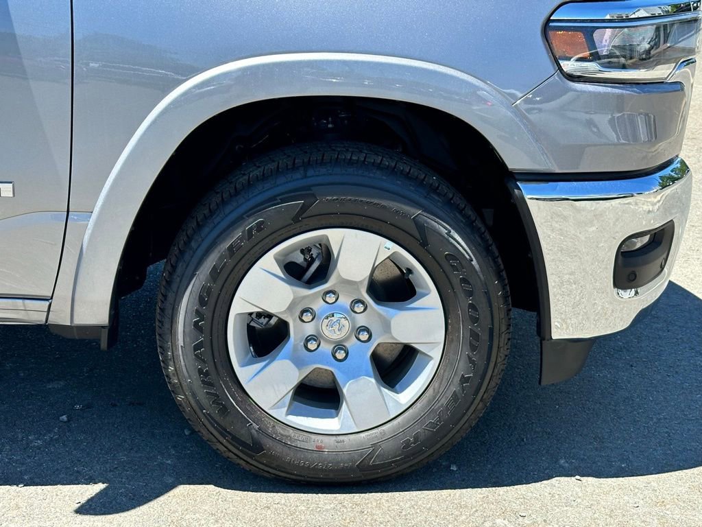 Used 2025 RAM 1500 Big Horn AWD/4WD image 40
