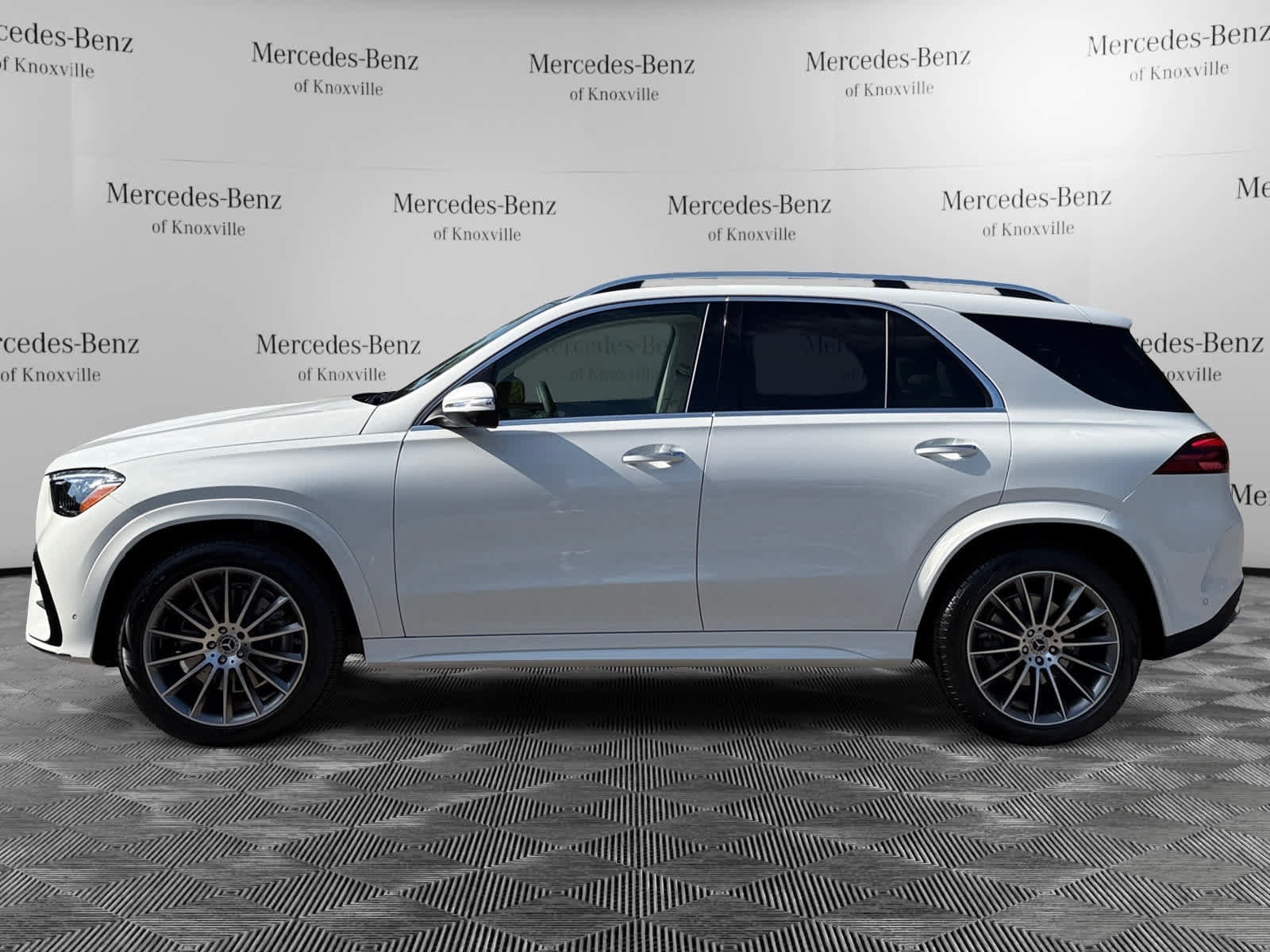 Used 2026 Mercedes-Benz GLE 450 4MATIC image 2