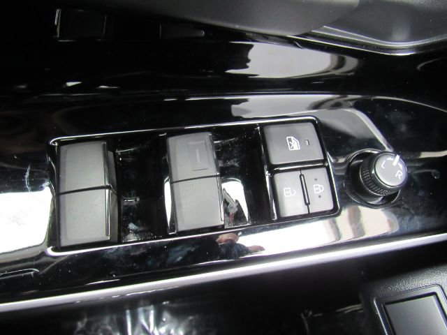 Used 2023 Toyota bZ4X XLE w/ Weather Package image 32