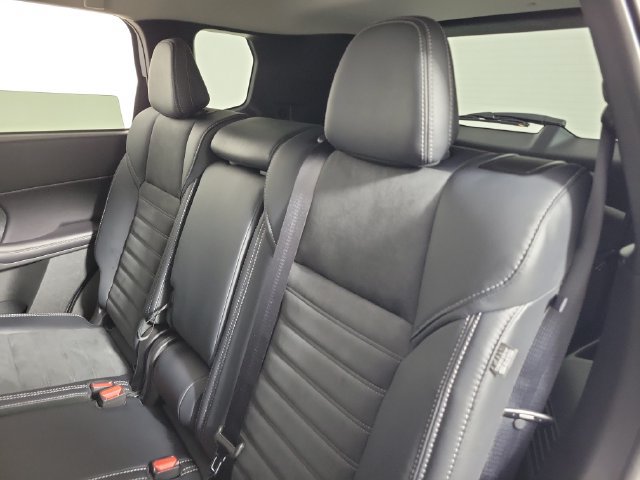 Used 2026 Mitsubishi Outlander SE FWD image 13