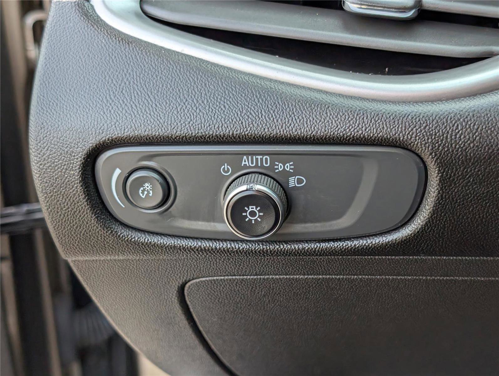 Used 2022 Chevrolet Malibu LT image 21