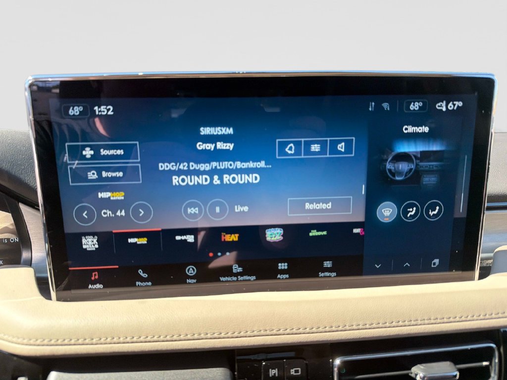 Used 2023 Lincoln Nautilus FWD w/ Premium Package image 24