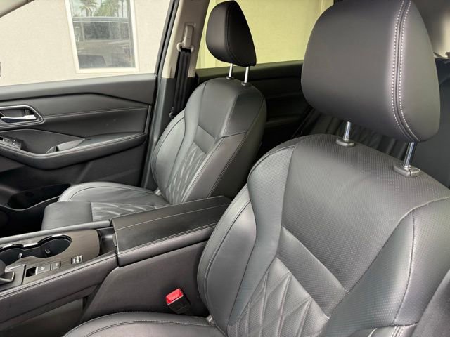 Certified 2024 Nissan Rogue Platinum FWD image 20