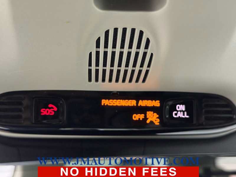 Used 2019 Volvo XC60 T5 Momentum w/ Multimedia Package AWD/4WD image 31
