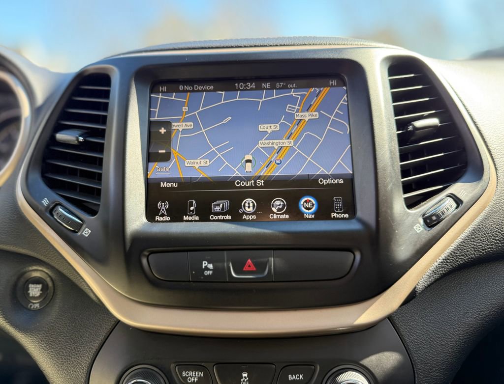 Used 2018 Jeep Cherokee Limited image 7