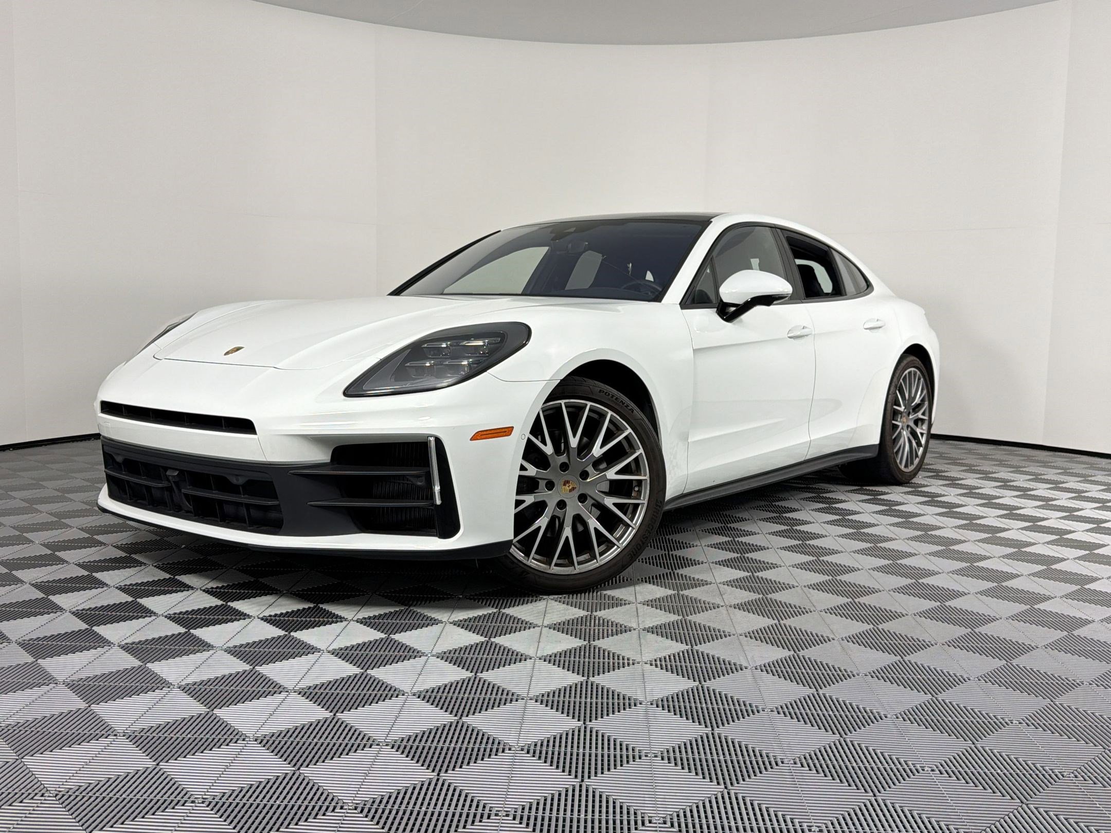 Certified 2024 Porsche Panamera video 1