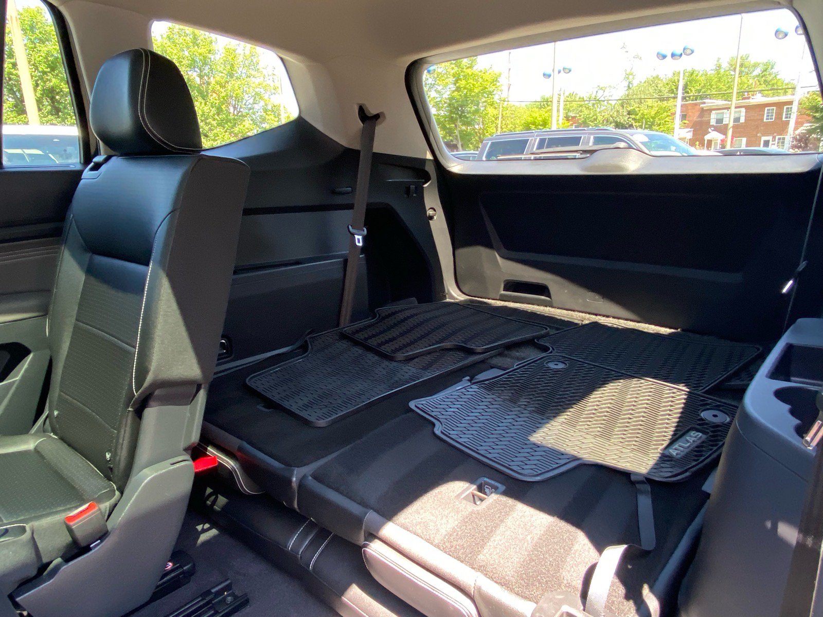 Certified 2023 Volkswagen Atlas SE w/ Panoramic Sunroof Package AWD/4WD image 19