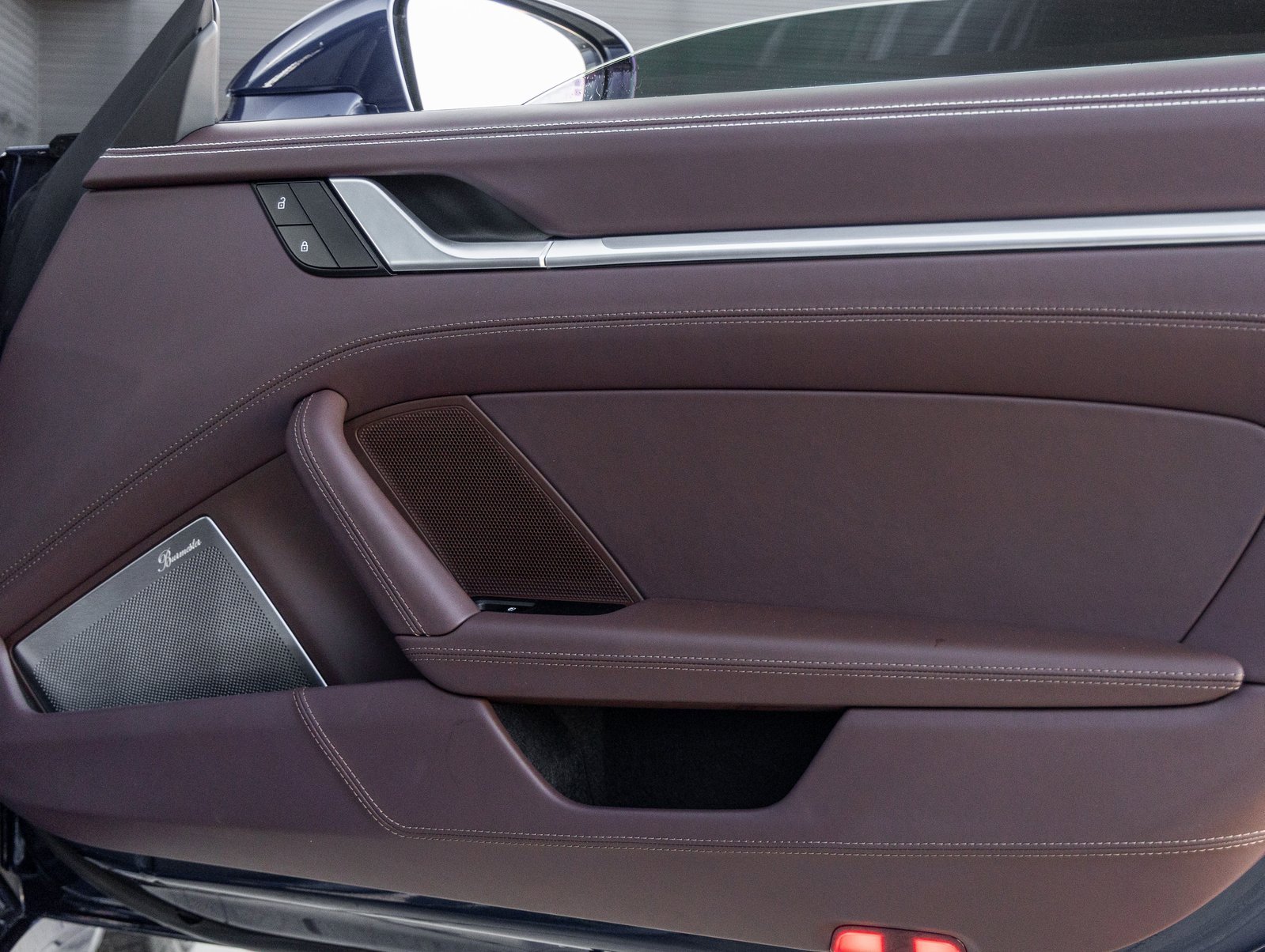 Certified 2024 Porsche 911 Turbo S w/ 911 Turbo Sportdesign Package image 33