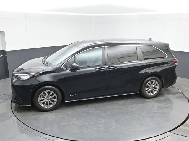 Used 2021 Toyota Sienna LE FWD image 35