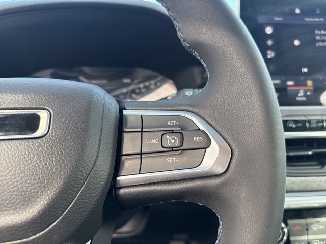 Used 2022 Jeep Compass Latitude AWD/4WD image 19
