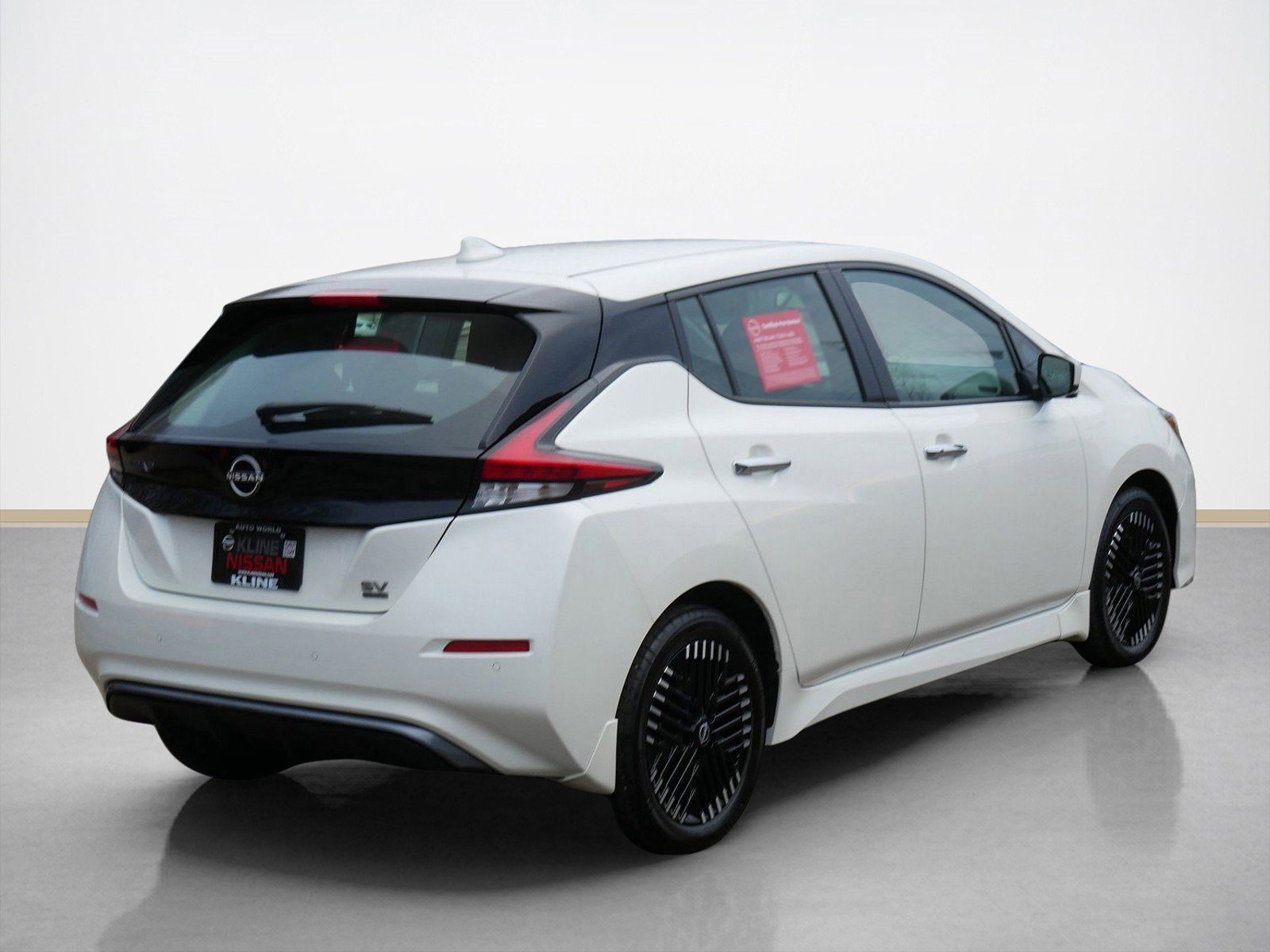 Used 2025 Nissan Leaf SV Plus image 3