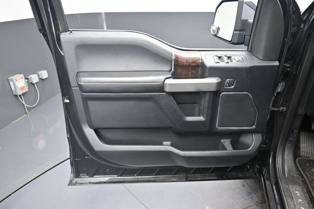 Used 2015 Ford F150 Platinum w/ Equipment Group 701A Luxury AWD/4WD image 15