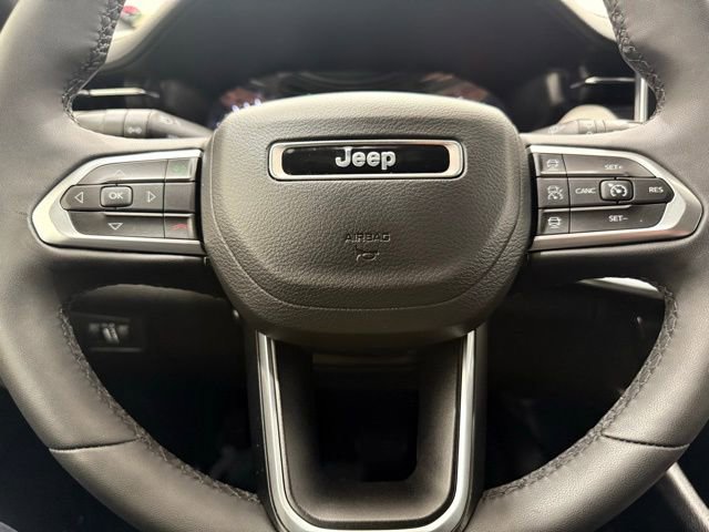Used 2024 Jeep Compass Limited image 38