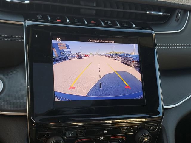 New 2025 Jeep Grand Cherokee Altitude image 11