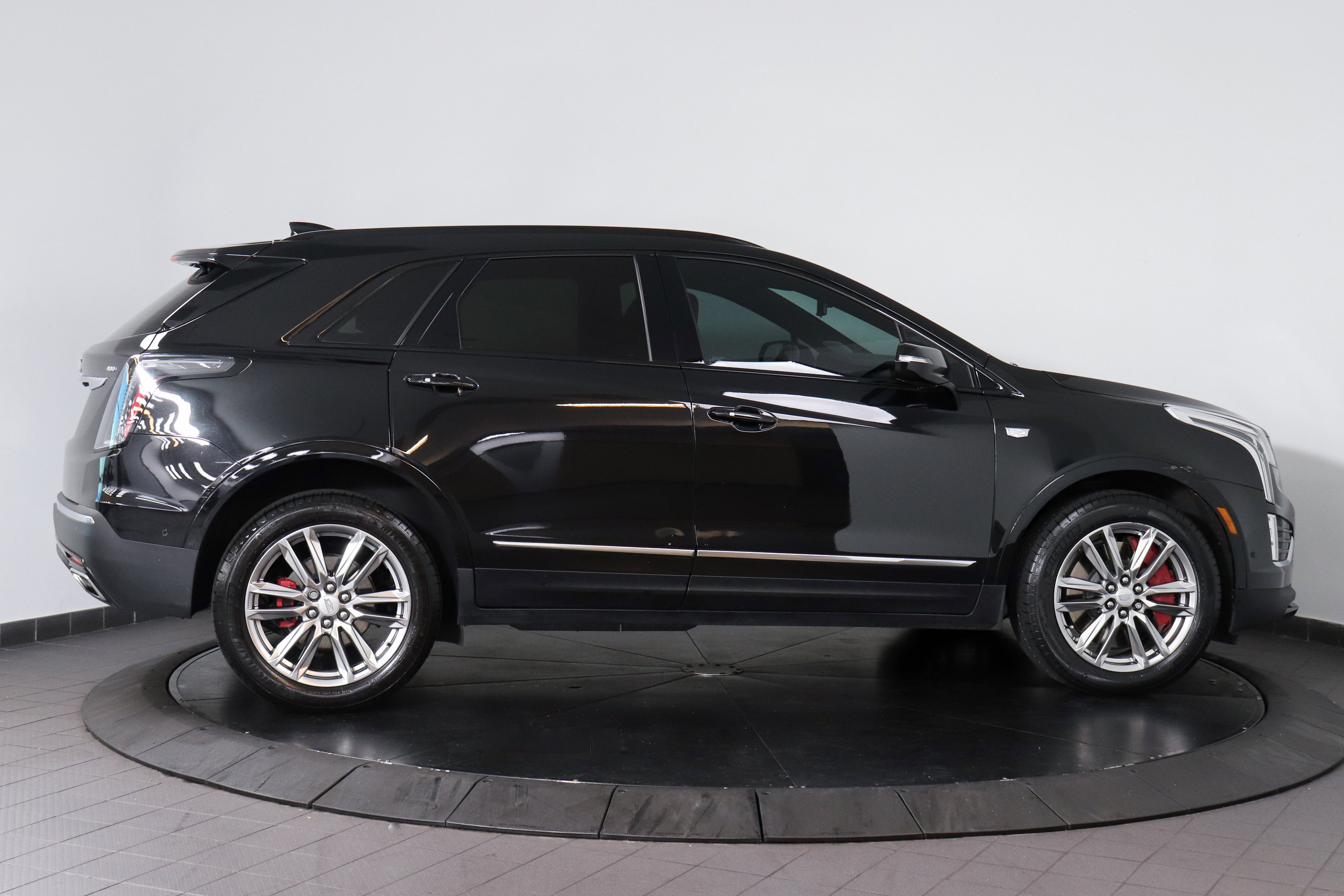 Used 2023 Cadillac XT5 Sportv w/ Technology Package image 6