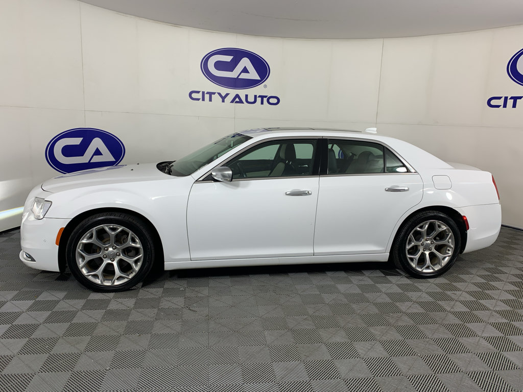 Used 2018 Chrysler 300 C w/ Sun, Sound & Nav Package RWD image 5