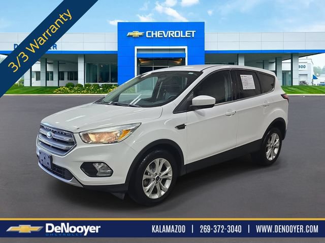 Used 2017 Ford Escape SE FWD image 1
