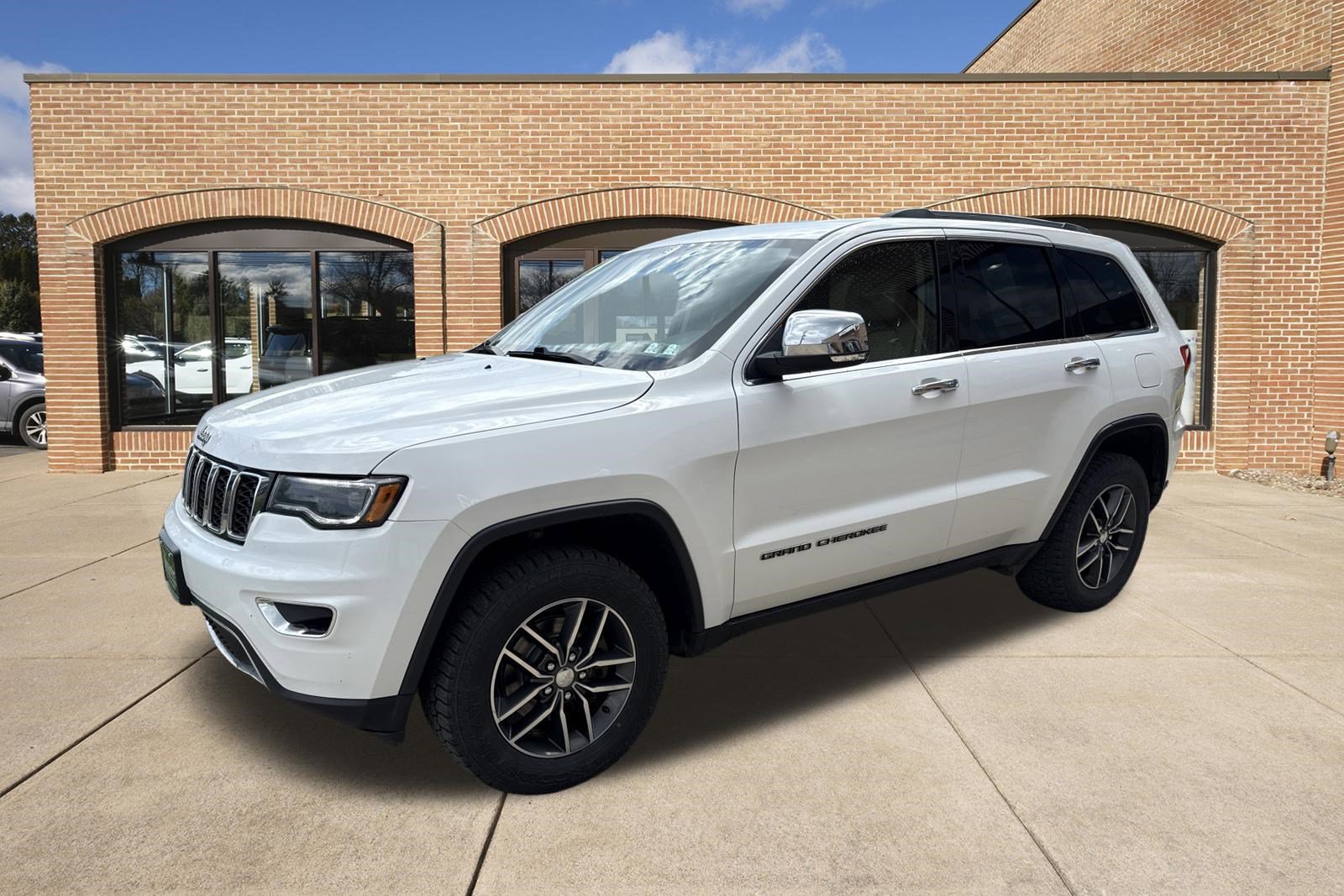 Used 2018 Jeep Grand Cherokee Limited w/ Luxury Group II AWD/4WD image 8
