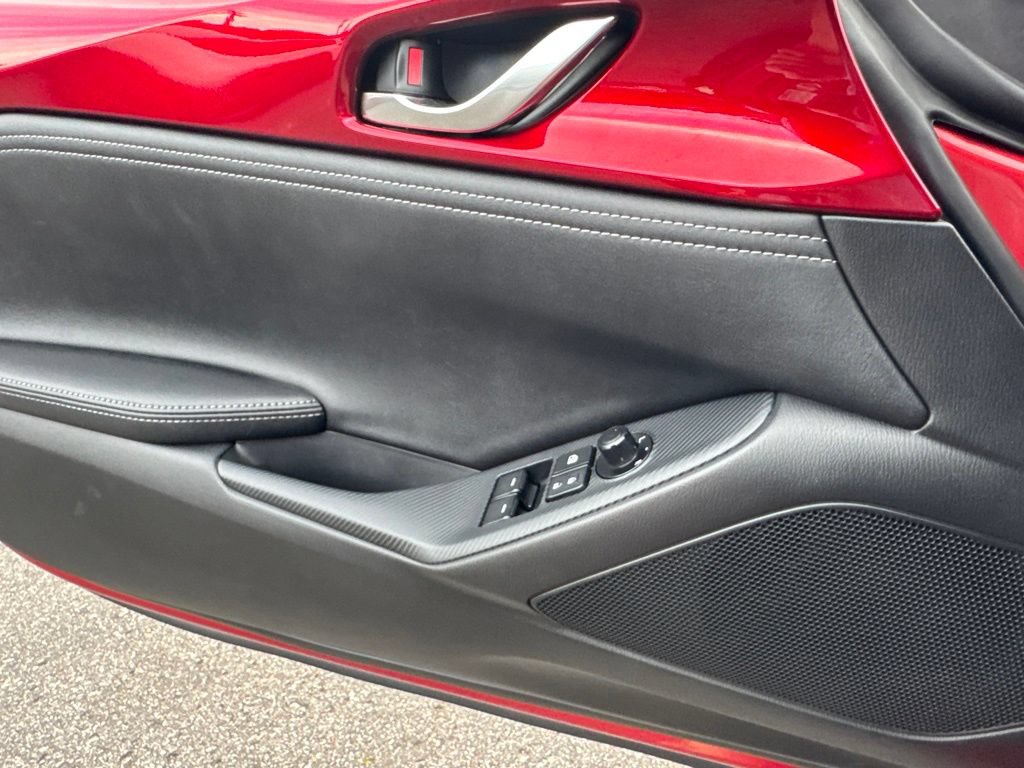 Certified 2025 MAZDA MX-5 Miata RF Grand Touring RWD image 37