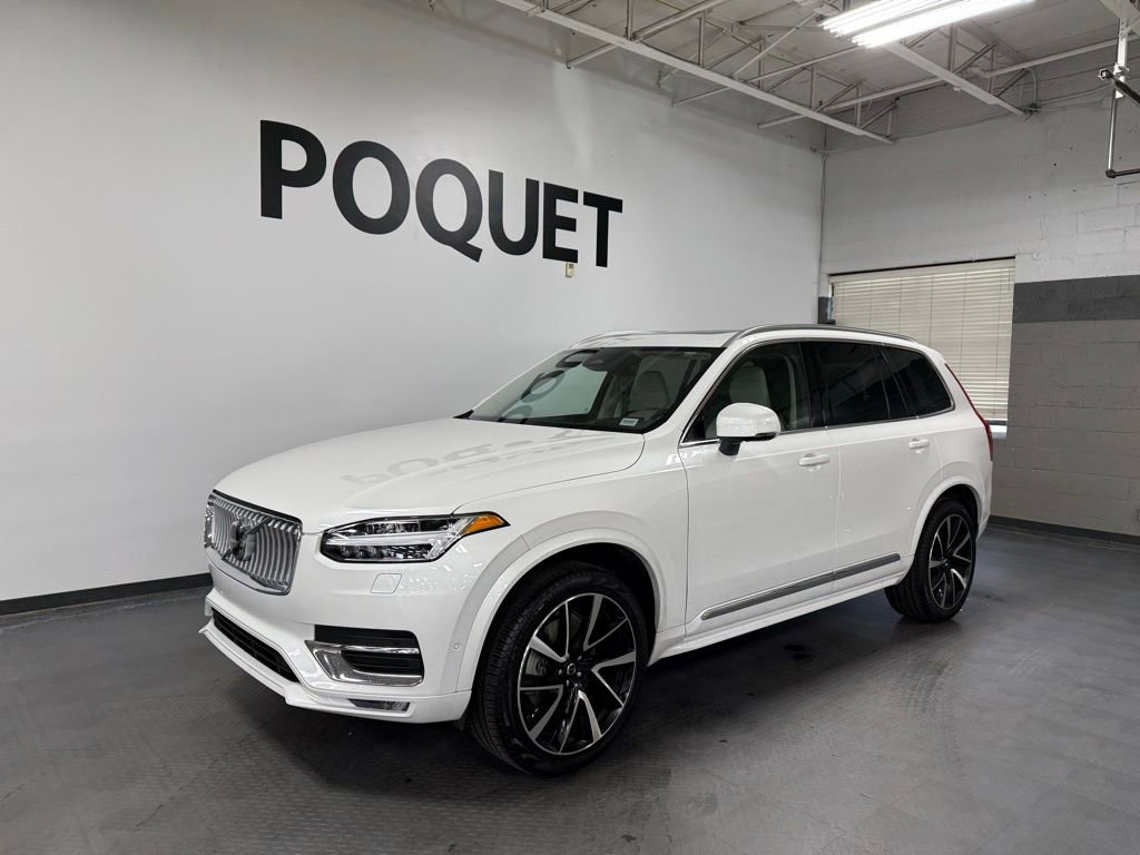 Used 2023 Volvo XC90 B6 Plus AWD/4WD image 2
