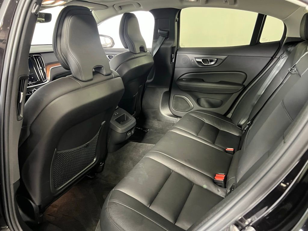Used 2025 Volvo S60 B5 Plus image 27