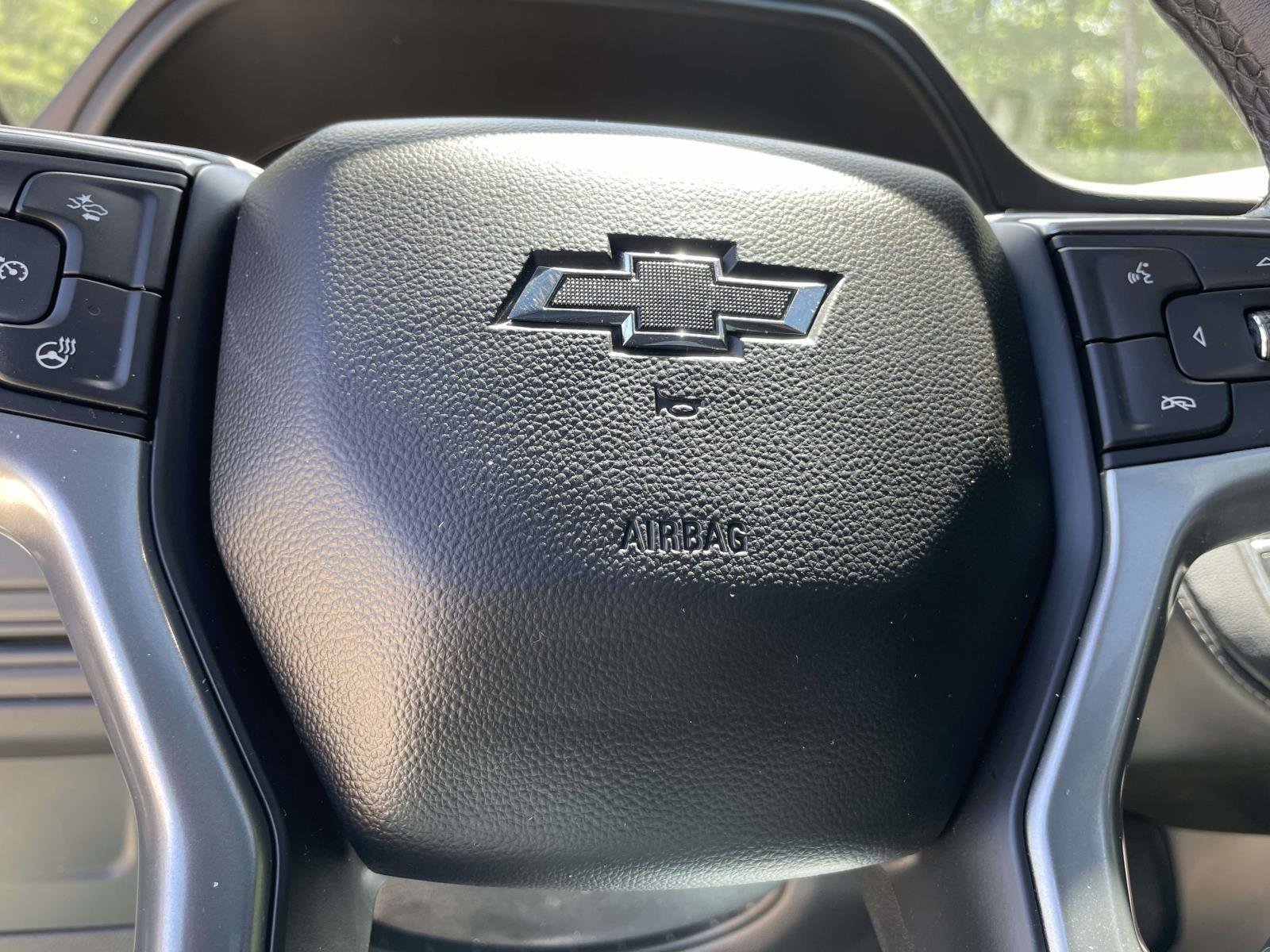 Used 2022 Chevrolet Tahoe Z71 w/ Luxury Package AWD/4WD image 18