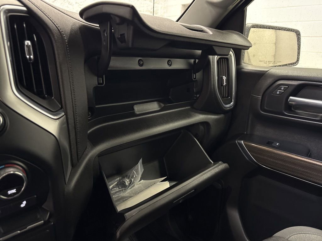 Used 2022 Chevrolet Silverado 1500 RST w/ Z71 Off-Road Package AWD/4WD image 27