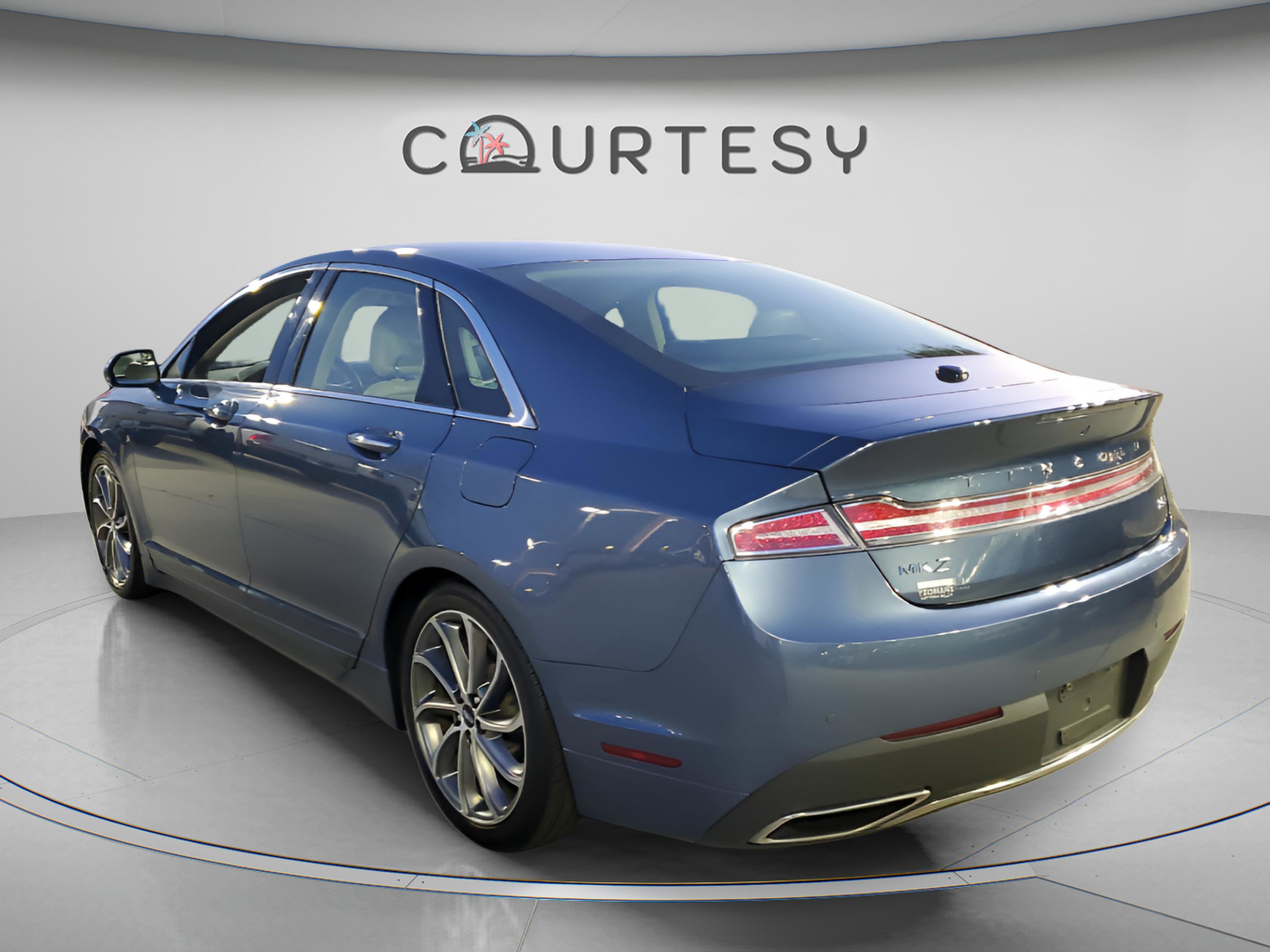 Used 2019 Lincoln MKZ Reserve w/ Reserve Plus Package FWD image 2