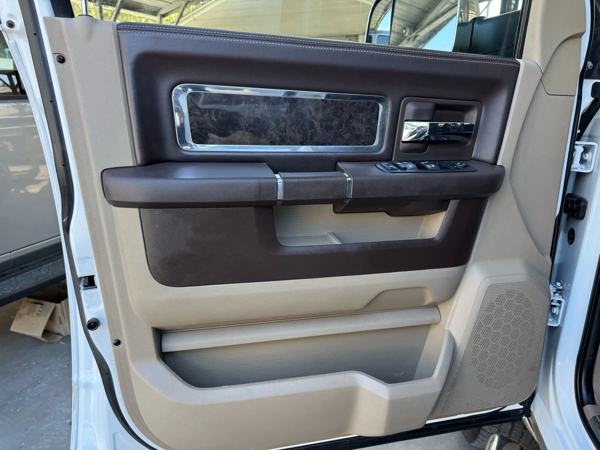 Used 2012 RAM 3500 Laramie Longhorn w/ Cold Weather Group image 32