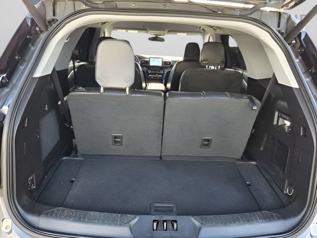 Used 2021 Ford Explorer Limited w/ Equipment Group 301A RWD image 13